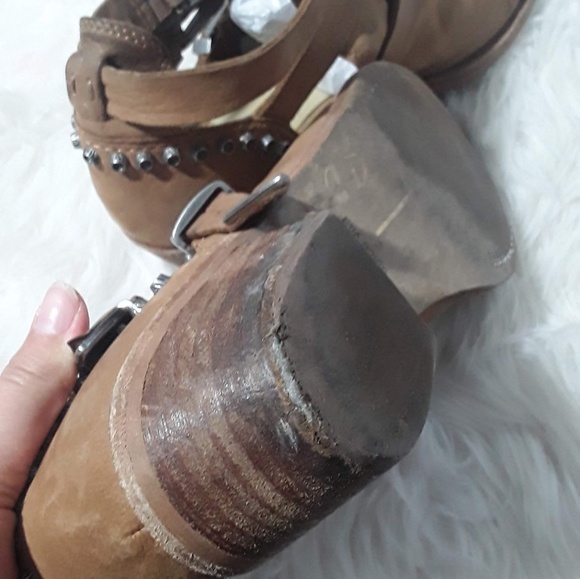 Dolce Vita | Tan Western Style Buckle Booties - Picture 4 of 7